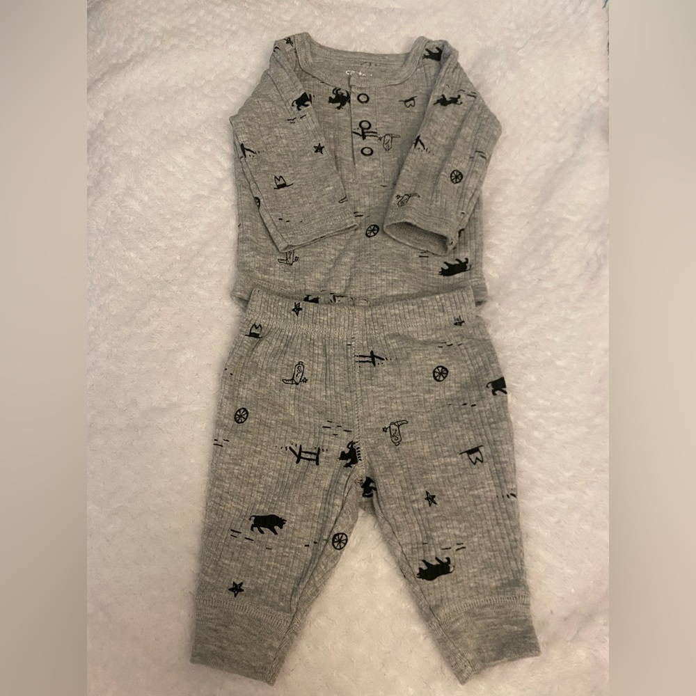 Carter’s Matching Set